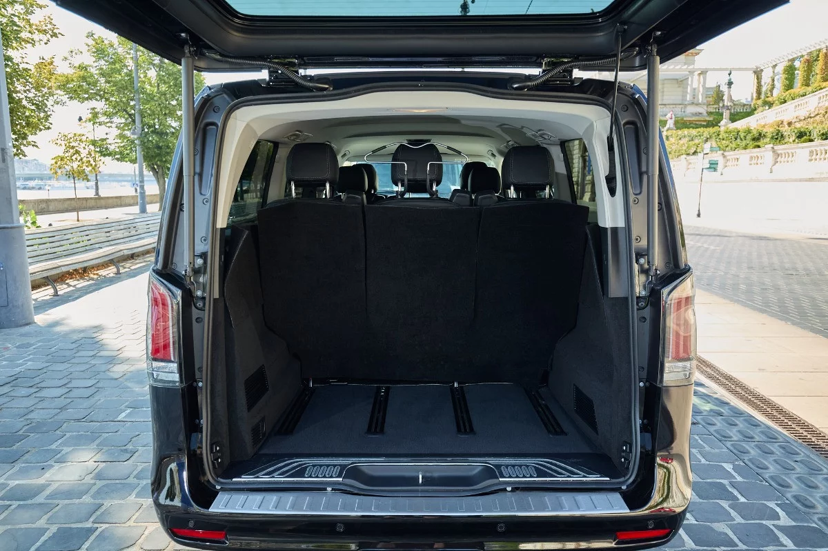 Mercedes-Benz V-Class extra long 2025 - Photo 4