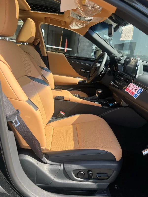 Lexus ES300h 2024 - Photo 3