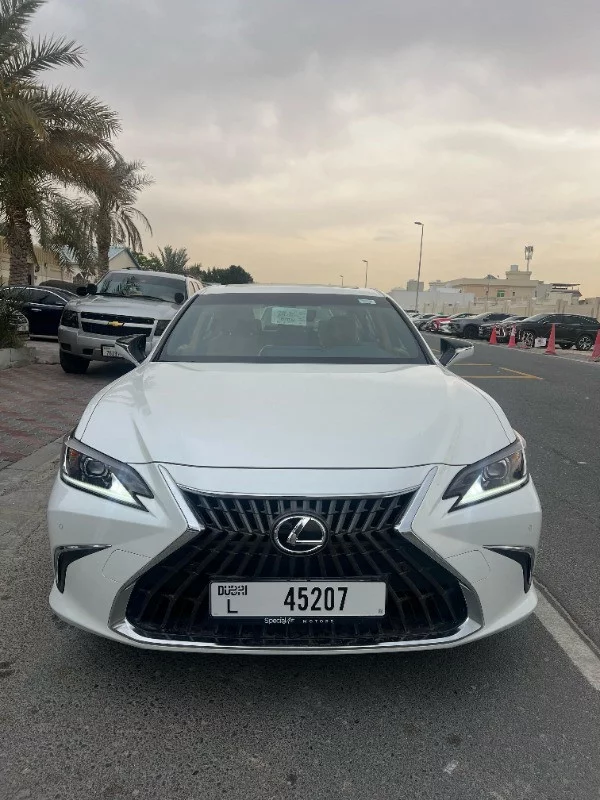 Lexus ES300h 2024