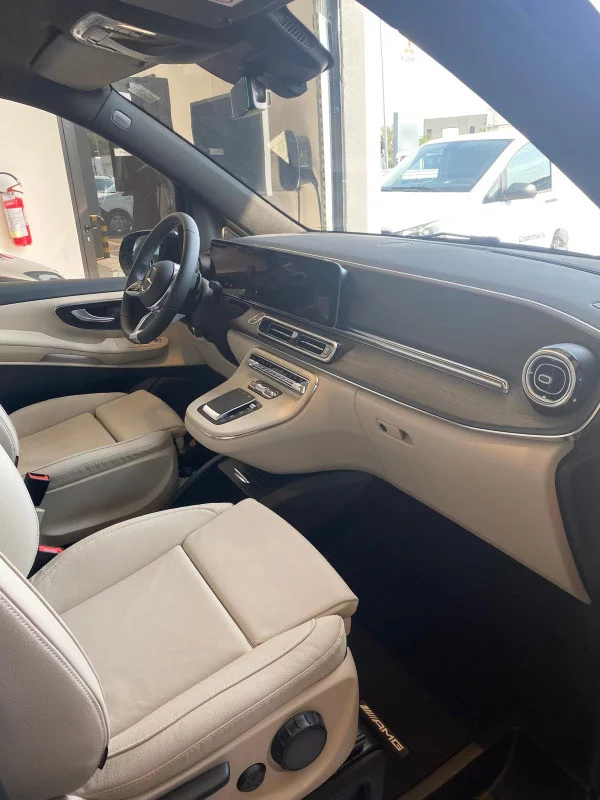 Mercedes-Benz V-class 2024 - Photo 2
