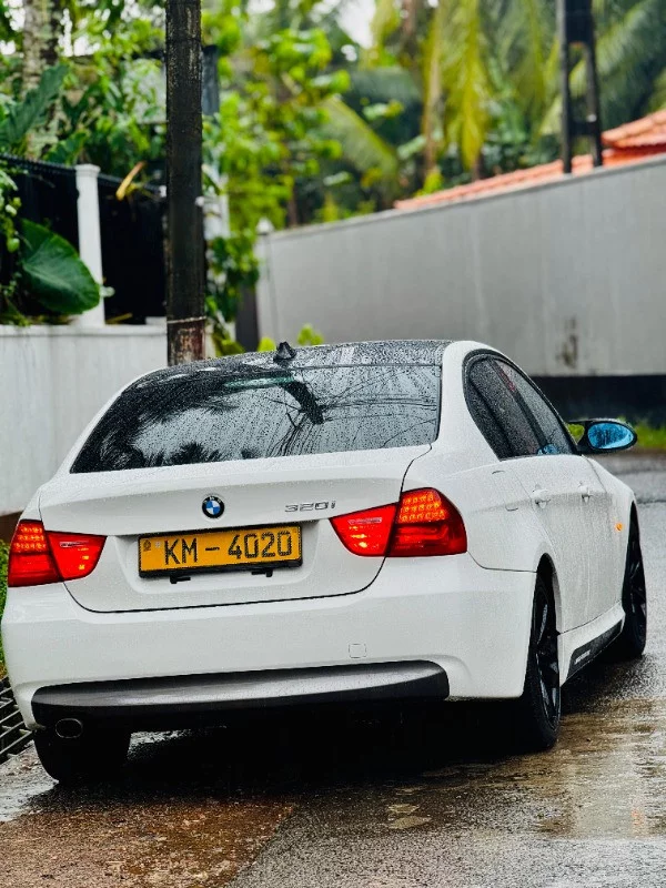 BMW 320i 2014 - Photo 2
