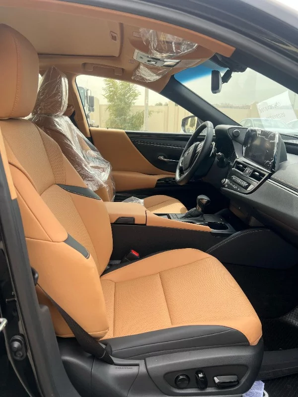 Lexus ES300h 2024 - Photo 3
