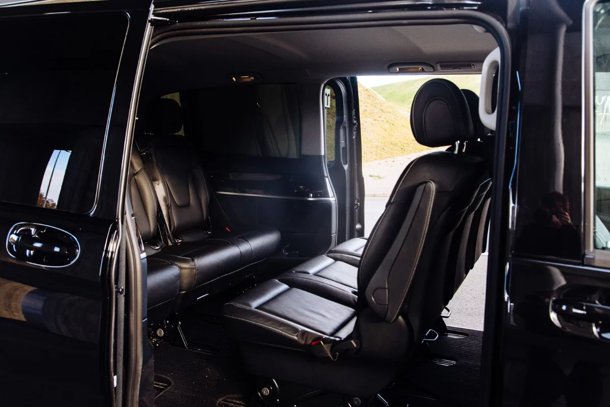 Mercedes-Benz V-class 2020 - Photo 2