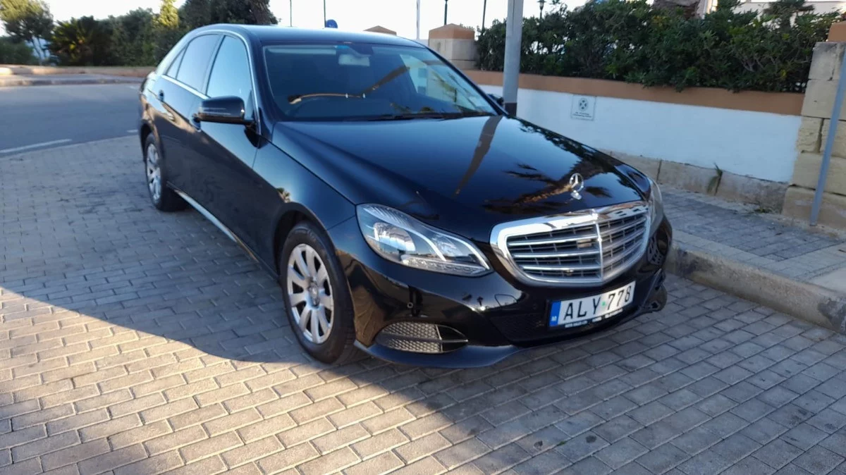 Mercedes-Benz E-class 2010 - Photo 2