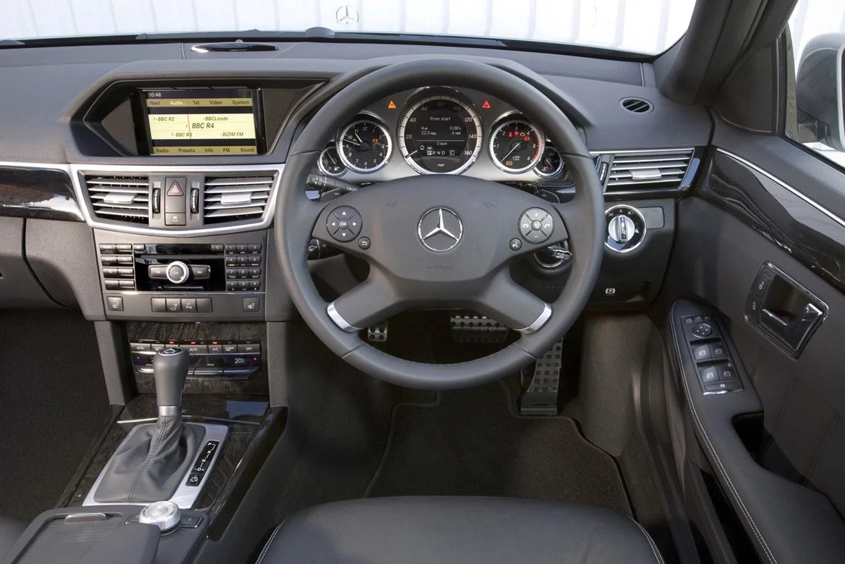 Mercedes-Benz E-class 2010 - Photo 3