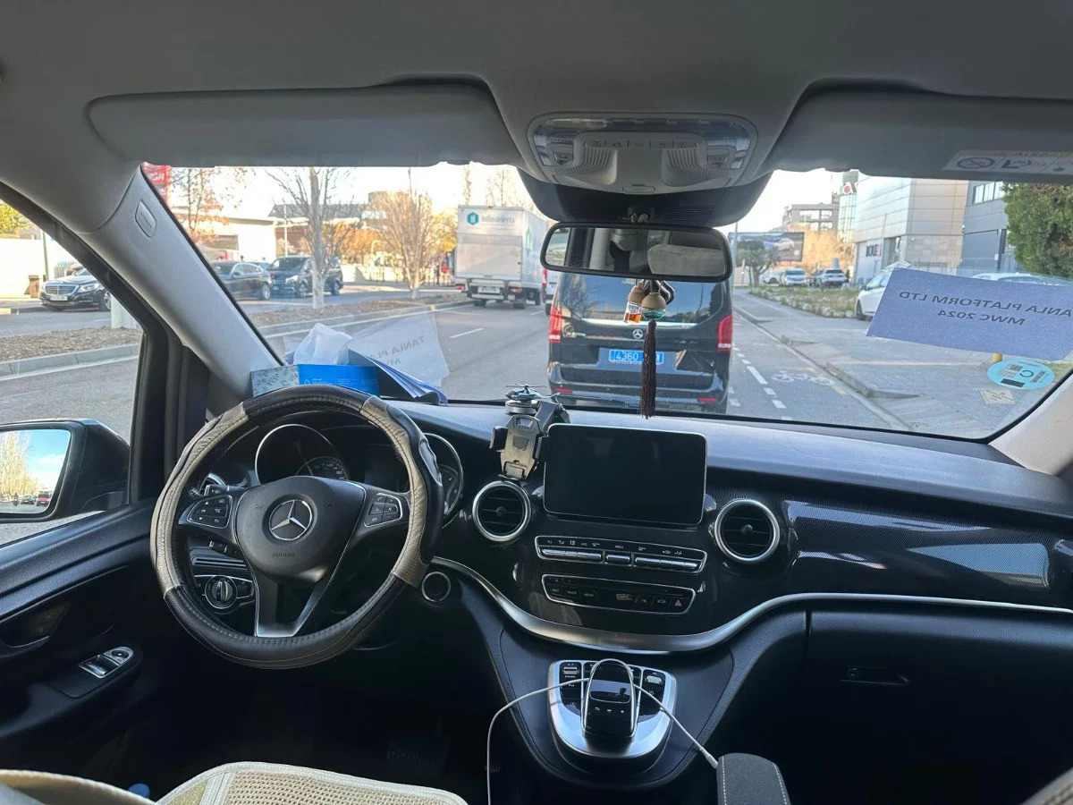 Mercedes-Benz V Class 2019 - Photo 2