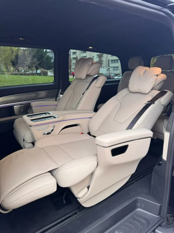 Mercedes-Benz V Class 2024 - Photo 3