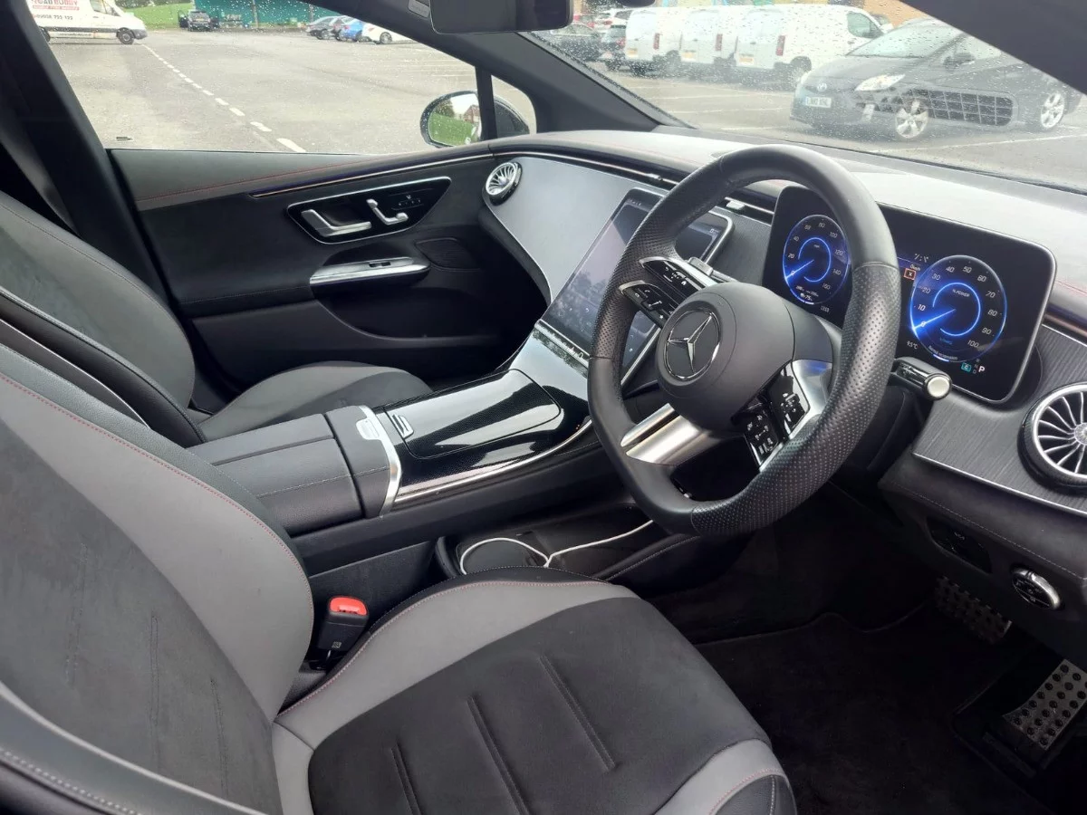 Mercedes-Benz EQE 300 2023 - Photo 3