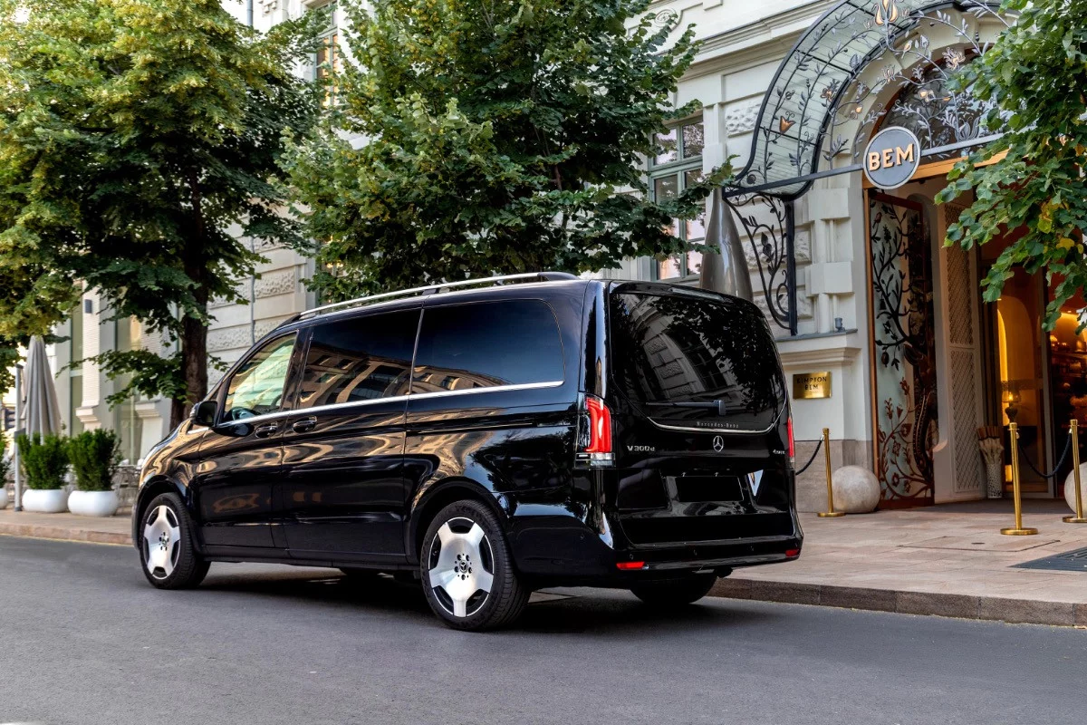 Mercedes-Benz V-class 2025 - Photo 2