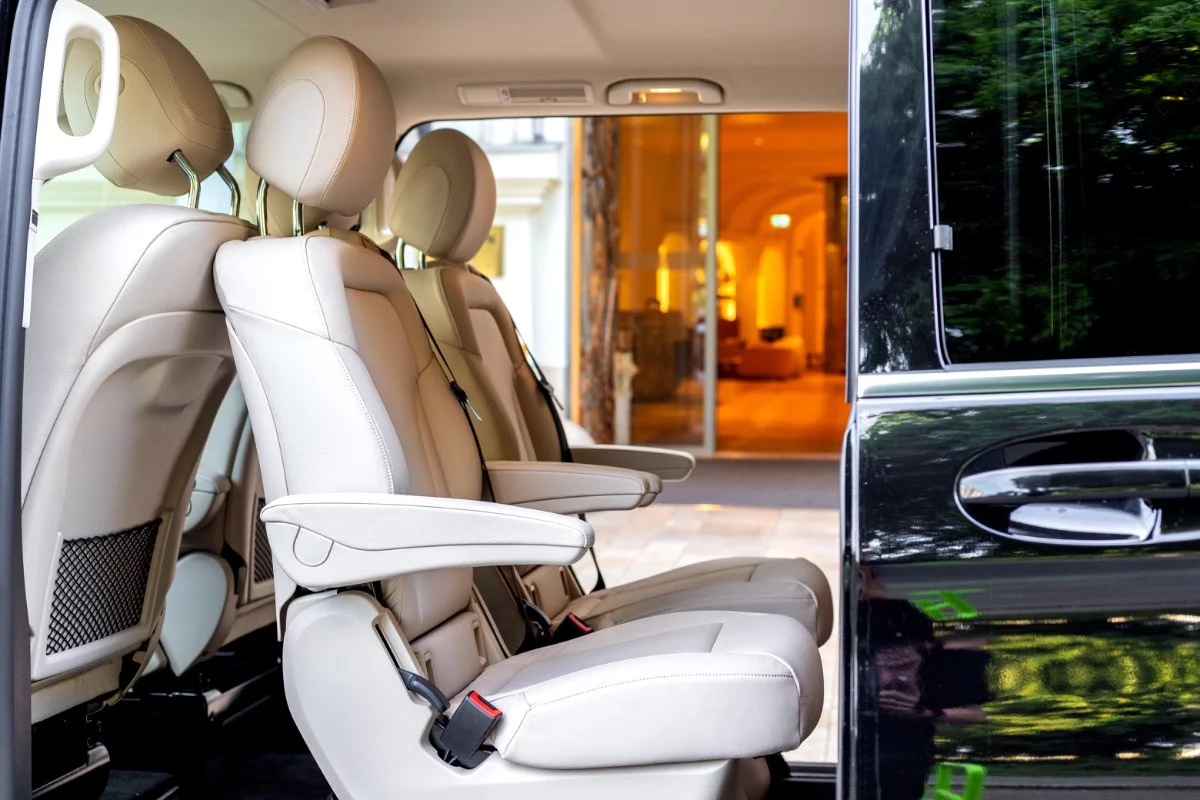 Mercedes-Benz V-class 2025 - Photo 4