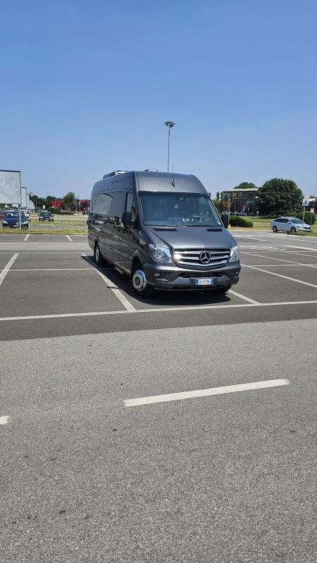 Mercedes-Benz Mercedes 2025