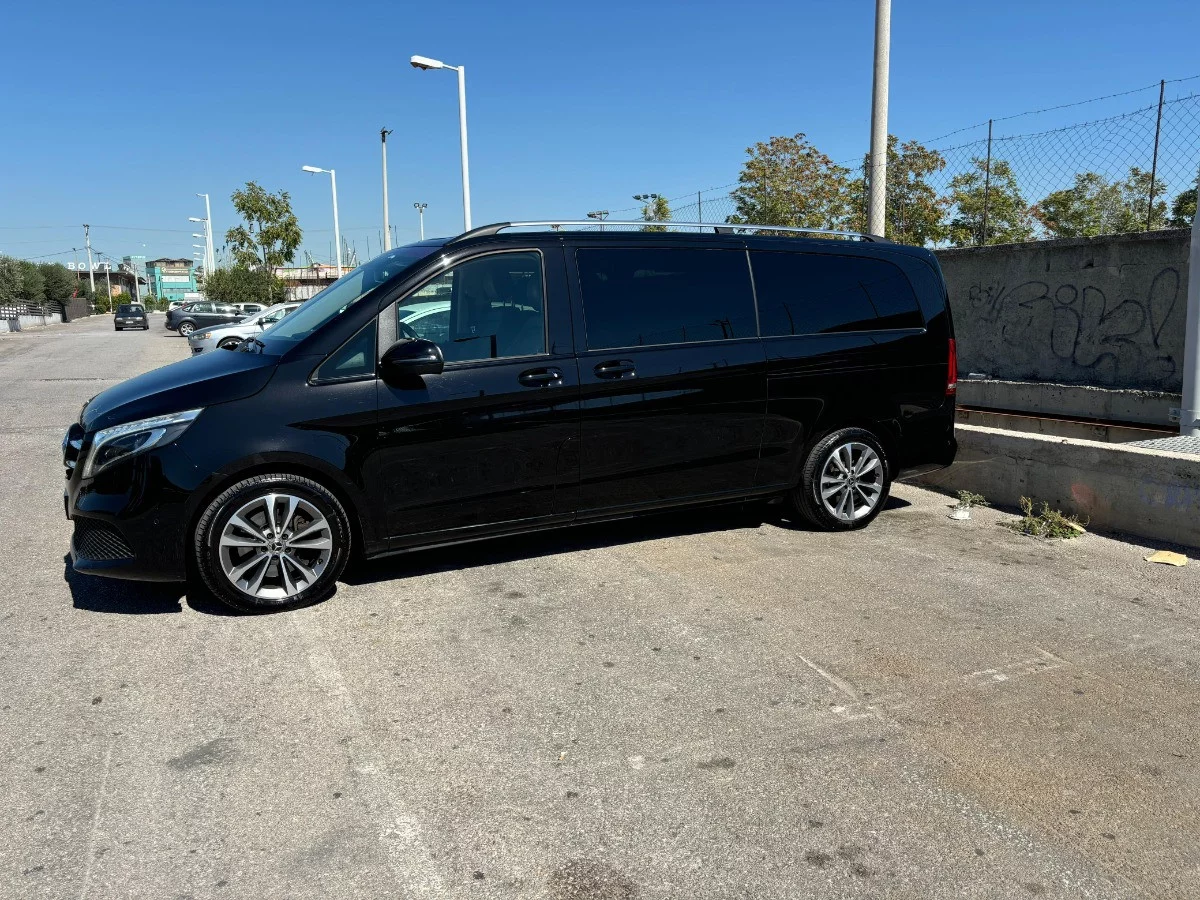 Mercedes-Benz V c 2021 - Photo 3