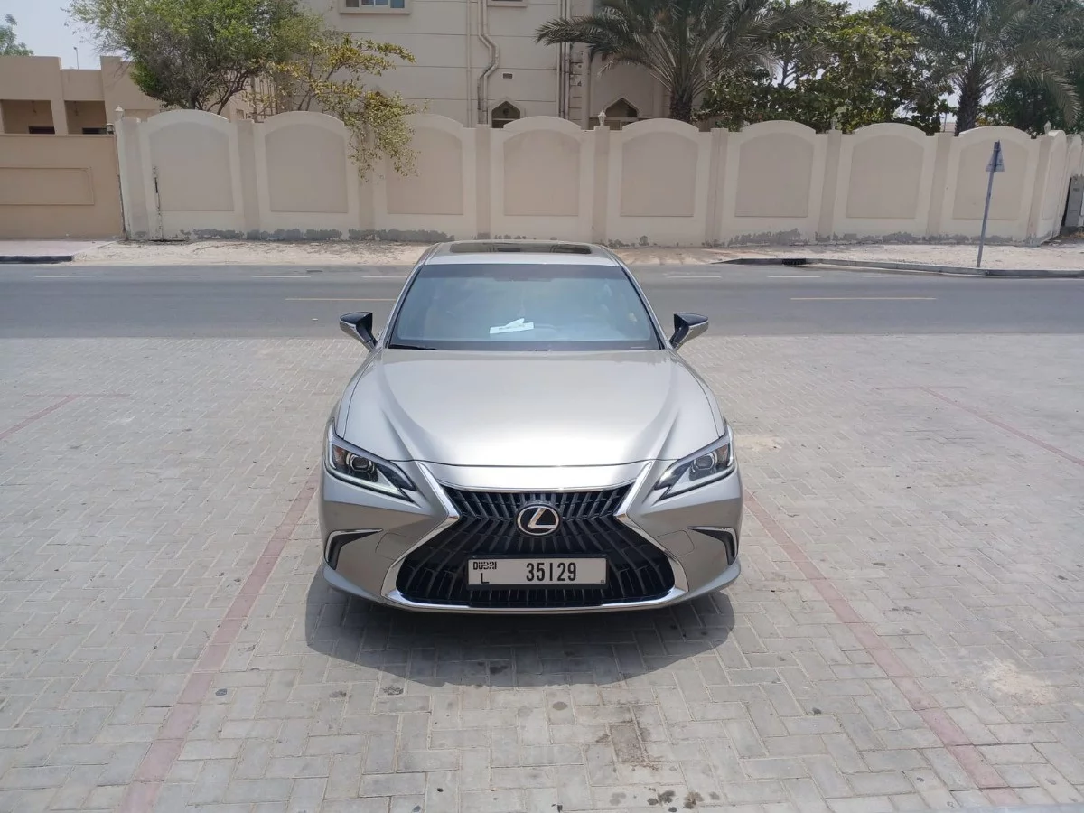 Lexus ES 300H 2023