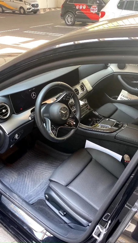 Mercedes-Benz E220 2023 - Photo 3
