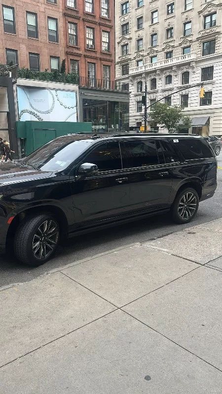 Cadillac  Escalade 2021 - Photo 2