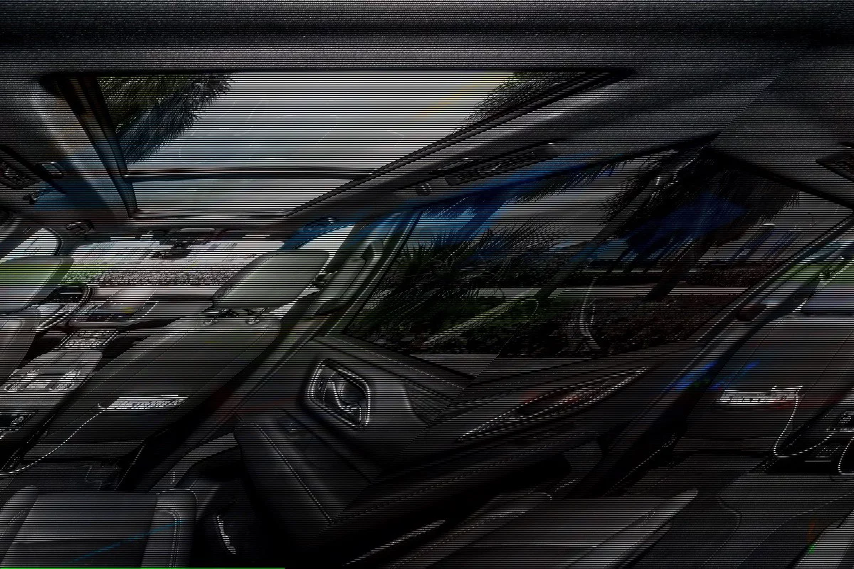 Chevrolet  Suburban 2024 - Photo 2