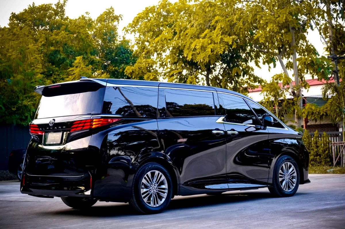 Toyota Alphard 2026