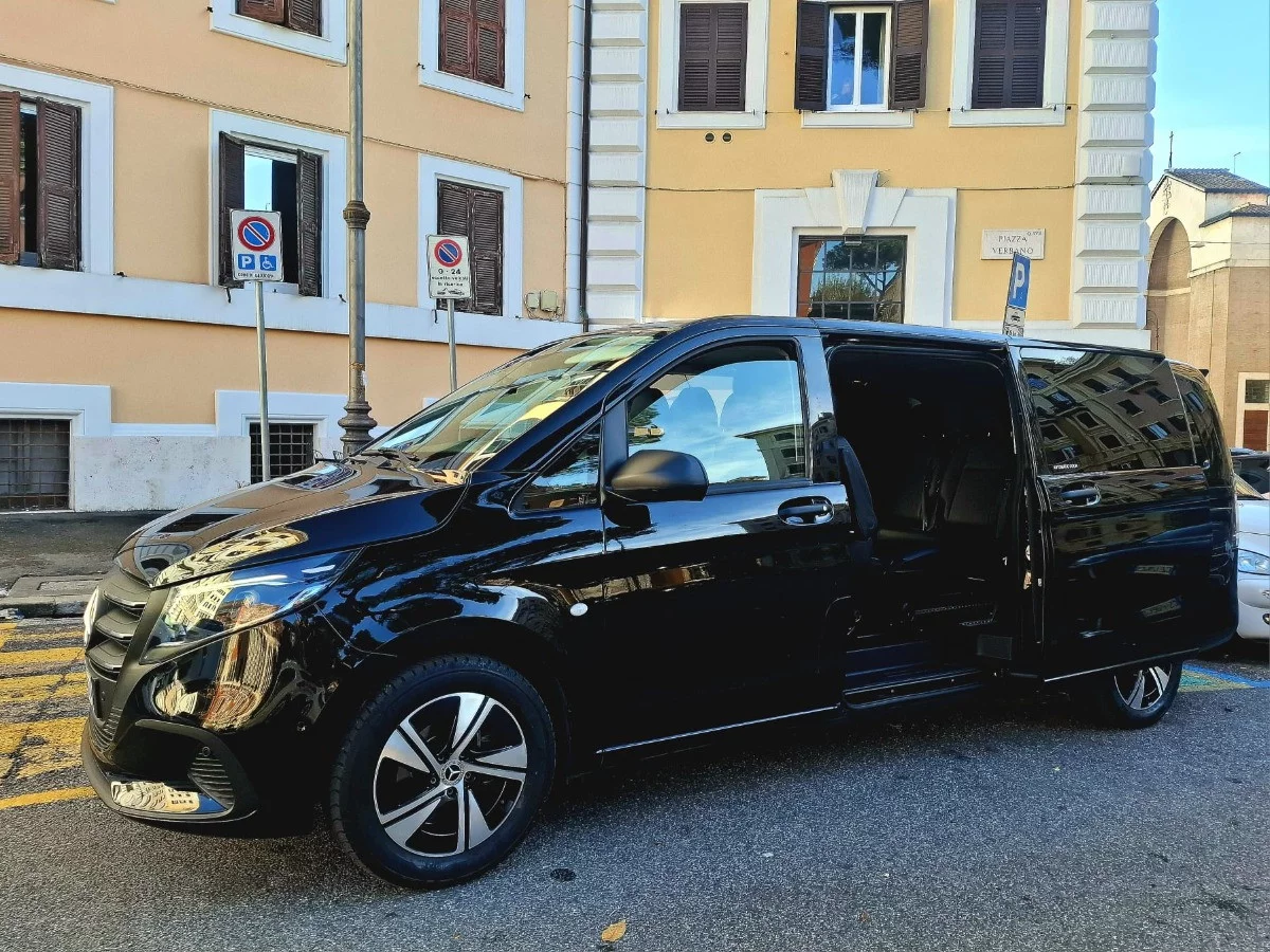 Mercedes-Benz Mercedes Benz V class 2025 - Photo 3