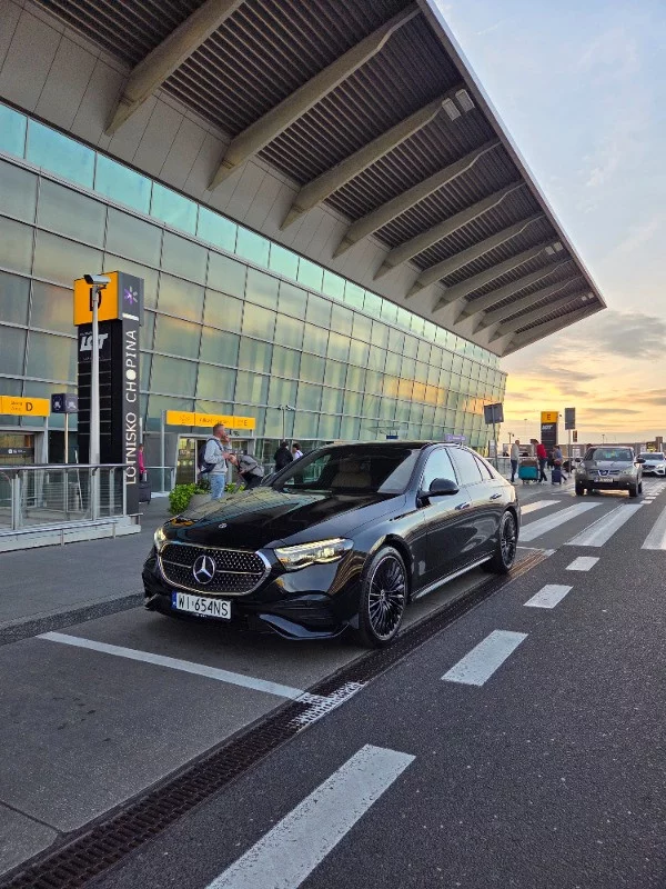 Mercedes-Benz E Class 2025 - Photo 2
