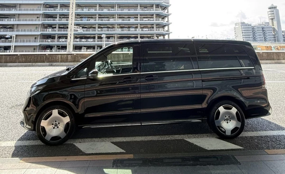 Mercedes V Class 2025 - Photo 2