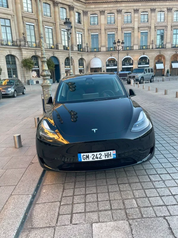 Tesla Y 2023