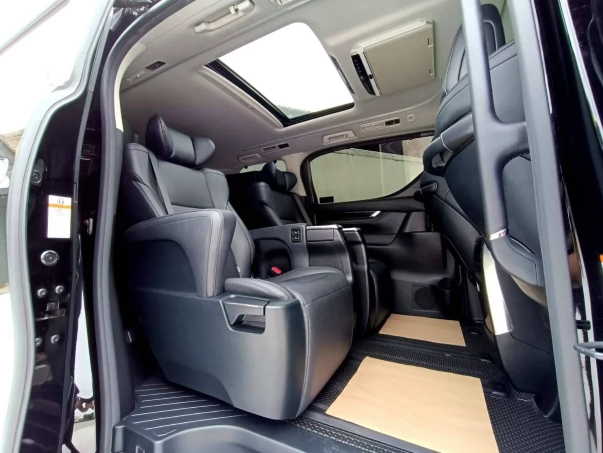 Toyota Alphard 2024 - Photo 2