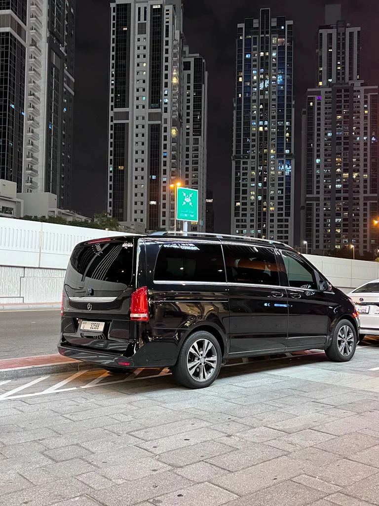 Mercedes-Benz V Class 2025 - Photo 2