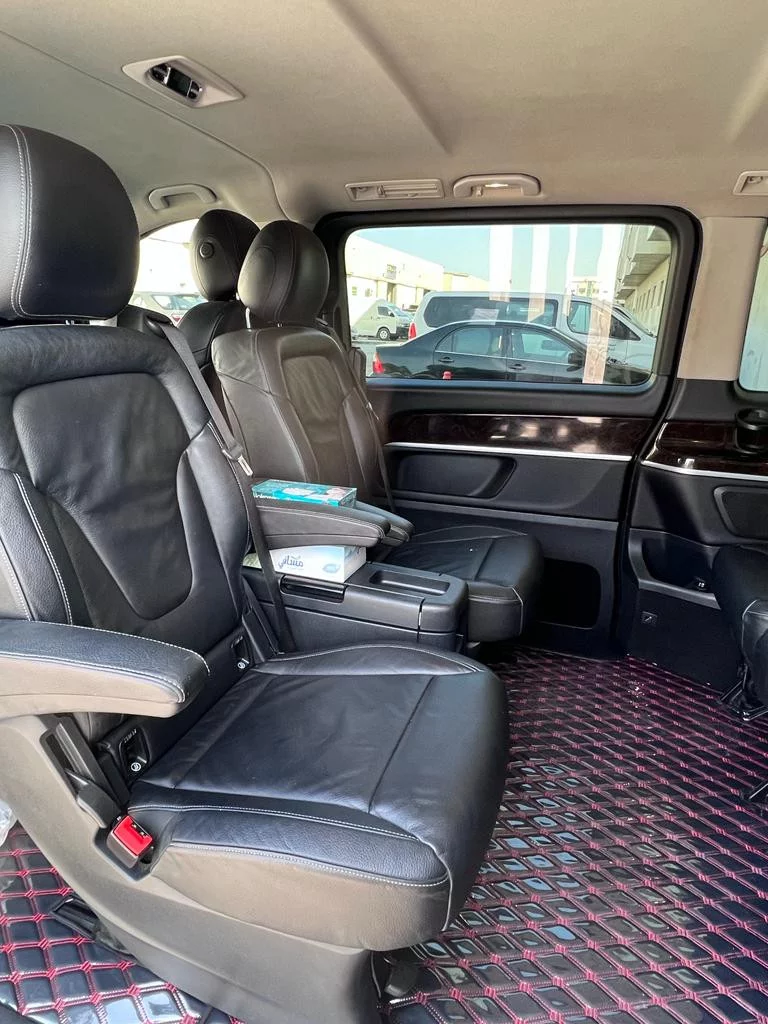 Mercedes-Benz V Class 2025 - Photo 3